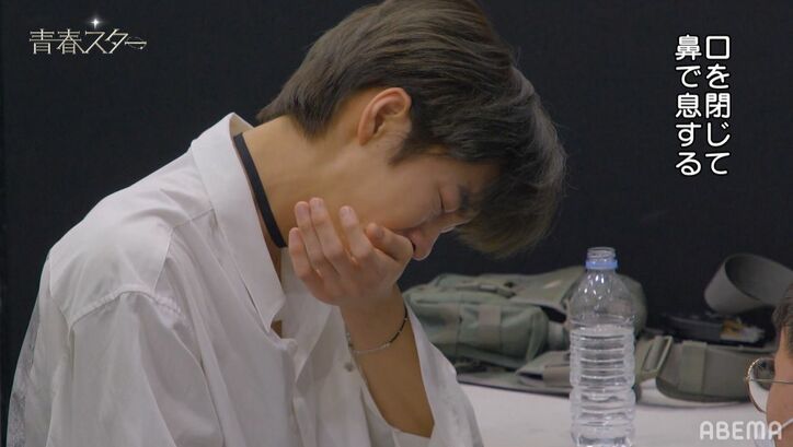 「僕がチームの弱点に」ダンスが苦手なアイドル、舞台裏で嗚咽…そのまま本番へ向かうも驚きの結果に『青春スター』