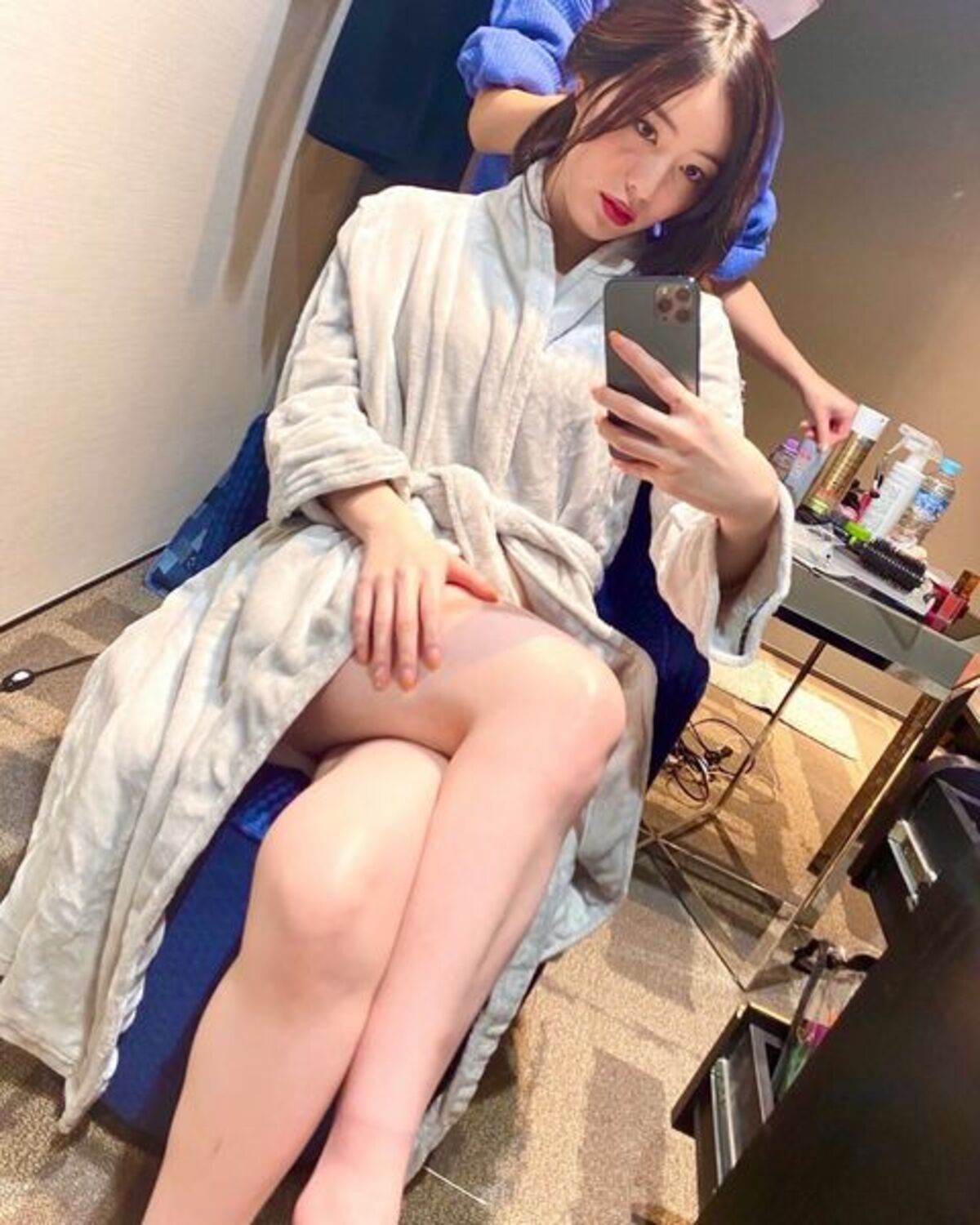 松井 珠 理奈 太もも