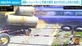 干し草を積んだトレーラーに列車が猛スピードで激突！ 踏切で停止したトラクターの運転手は酒酔い状態… 約500人の命が危険にさらされた凄まじい瞬間 ポーランド