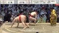 「なにがあった？」勝負所相手を見失い回転する力士と倒れ込む力士　館内騒然「なにこれ！w」「決まり手、オケツドン」視聴者も困惑