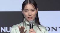 【映像】戸田恵梨香、笑顔で子どもたちと合唱