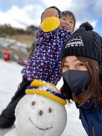 豊崎由里絵『楽しい雪遊びとママの反省』