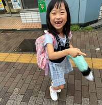 尾形あい『夜中に足がむずむずピリピリ』