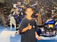 瀬戸利樹、野球少年だった幼少期の写真に反響「小さい頃からイケメン」「かわいい～！」