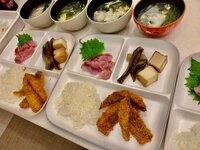 杉浦太陽『晩御飯の配膳前の光景』