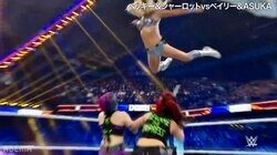 米最強女子レスラー、2人まとめて圧巻クロスボディの瞬間 「身体能力たけーｗ」「フォームがきれいだし映えるよね」長身生かした無双ぶりに場内熱狂