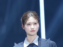 めるるの圧倒的スタイルに悶絶！太ももチラリな“超ミニスカ”コーデに「Goodな太もも」「すげー脚綺麗！」「スタイル良すぎ」称賛の声続々