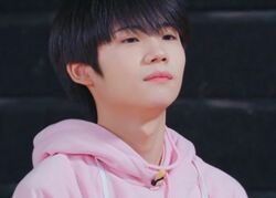 「かわいい笑顔がどんどん消えていった」絶対的エースの17歳日本人練習生、厳しい評価に寝る間を惜しんでひたすら練習…ついに体調を崩してしまう