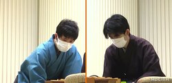 藤井聡太叡王、今年度初対局はスローペース 残り時間は両者約30分もまだ互角の中盤／将棋・叡王戦五番勝負