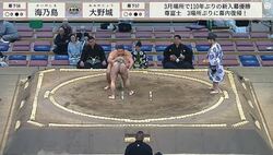 ひょっこり顔出した姿が「あらイケメン」「男前やな」真剣勝負のシーンで見つかった華やかな一コマ「かっこいい！！」