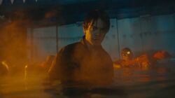 Dos MonosがEP『Dos Moons』から母校で撮影した「Oz」のMVを公開。また漫画家・伊藤潤二デザインのジャケットをモチーフにデザインされたグッズのオンライン販売も開始。