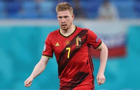 「昔の日本代表みたい！」ベルギー代表のカタールW杯ホームユニには両袖に“炎”がデザイン「見たことある」