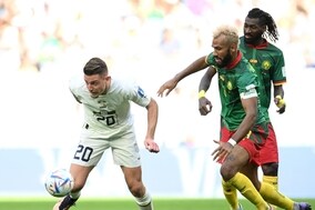 セルビア、2点リード守りきれず…カメルーンと打ち合い痛み分け