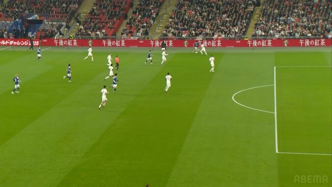 「仏2部にいるのおかしい」中村敬斗、アーセナルDFを“股抜き”で突破！聖地騒然の衝撃ドリブル「はっや」「えぐい」 3枚目