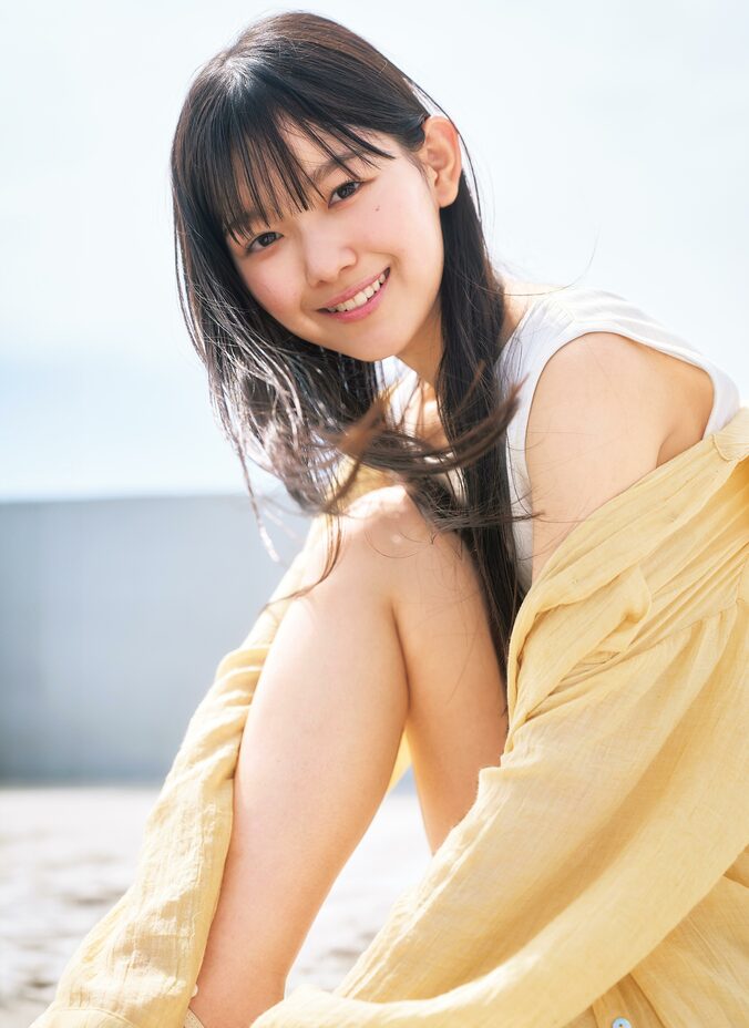 巻頭グラビア：山川宇衣（櫻坂46）   