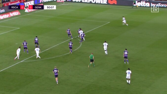 伊東純也、神技炸裂！クールなダイレクトヒールパスで攻撃を加速「存在感増し増し」「みんな頼りだした」 5枚目