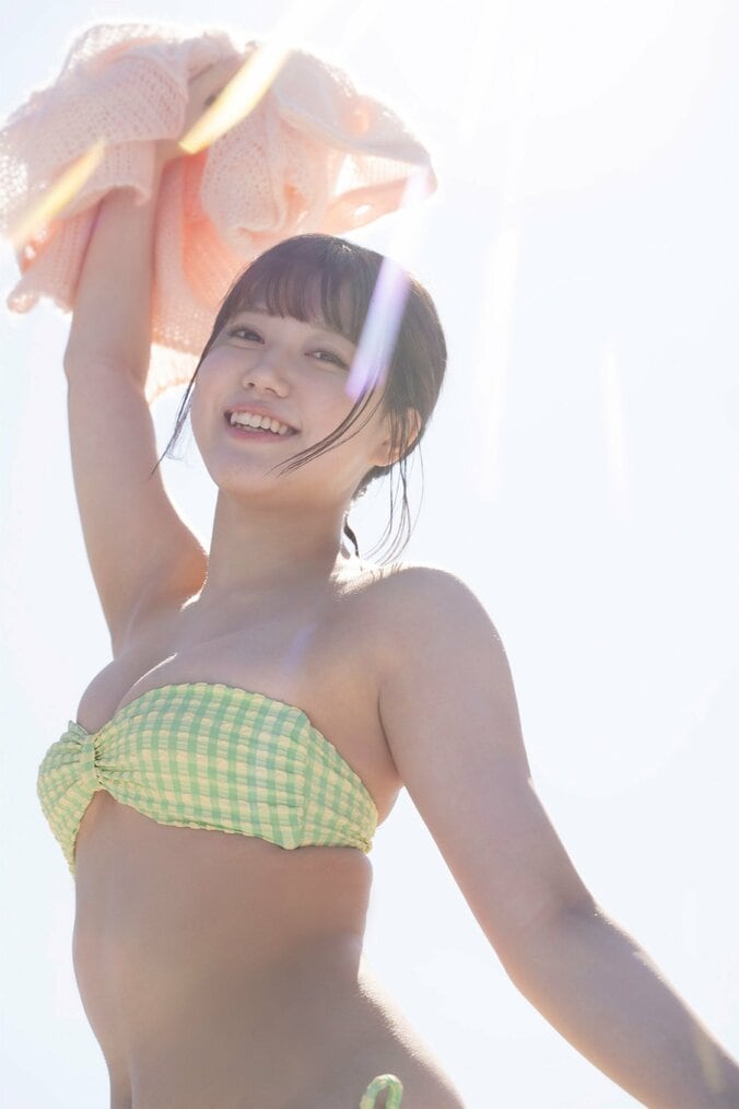 “ミスマガジン2021”和泉芳怜、大人へと変化していく“愛くるしいボディ” SPA！デジタル写真集から誌面カット公開 3枚目