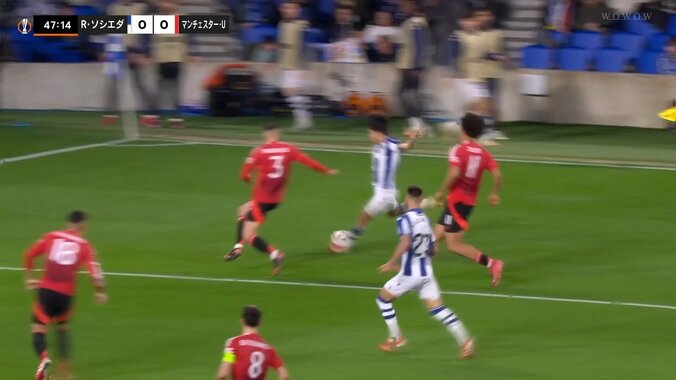 【映像】久保建英、巧妙ドリブル→逆足で上げた絶品クロス