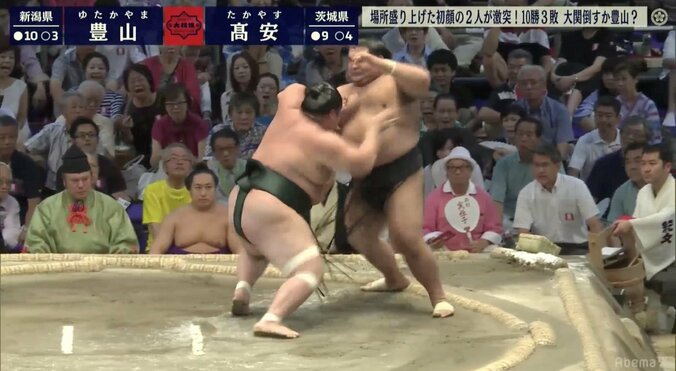 豊山が大関・高安を撃破！　7連勝で自身幕内最高となる11勝を挙げる 1枚目