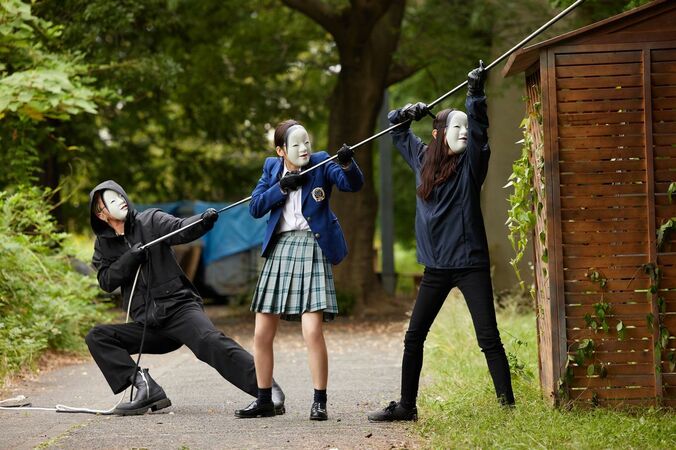 教師を襲う“能面集団”が出現… ！？『先生を消す方程式。』第3話 2枚目