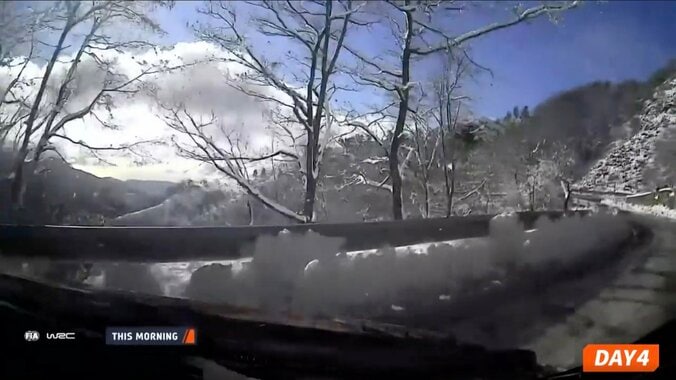 【写真・画像】世界ラリー、豪快スライドも“ギリ修整”の神業 アウト側には観衆の姿「沸いたでしょうね」最高の見せ場に「完璧やん！」　1枚目