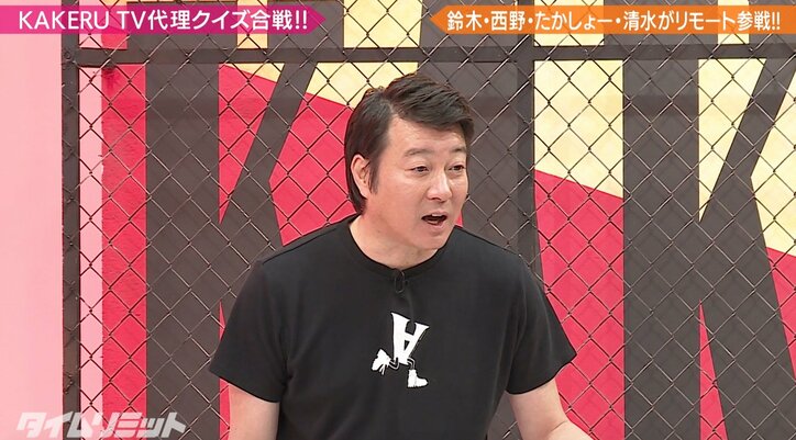 清水あいり、鈴木奈々らが極楽とんぼにおねだり セクシーポーズを大サービス