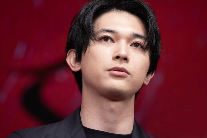 杉野遥亮、やたら高身長な“デカ中学生”役に不安にじませるも英勉監督がフォロー「小学生役もやってるし」 『東京リベンジャーズ』