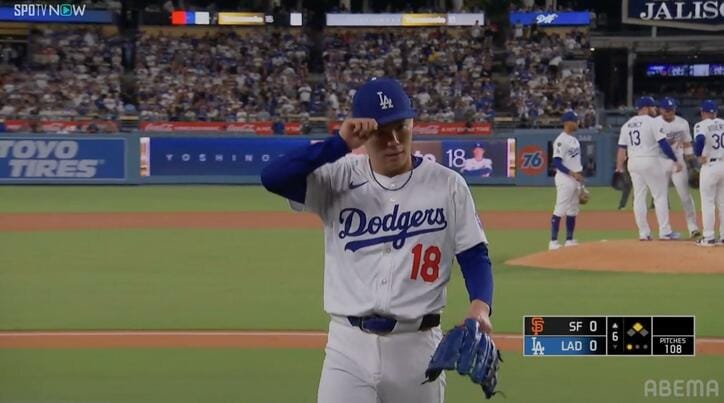 【写真・画像】山本由伸の熱投直後に“圧巻光景”…拍手喝采&大歓声の降板劇「おつかれ！」「この球審の中よく投げた」ファンからも労いの声　1枚目