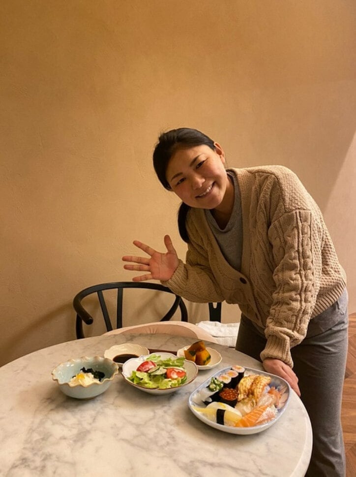 横峯さくら、出産を終え無事の退院を報告「お寿司がやっと食べれました」