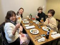 秋野暢子『近所の友人達と』