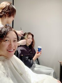 金子貴俊『家族でイメチェン?美容室へ』