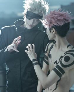 人気コスプレイヤーユニットYAO＆Alma、「呪術廻戦」五条悟＆両面宿儺のコスプレショットを披露！