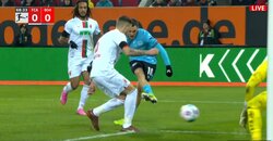 「ヤバすぎる」「レベル違う」“市場価値156億円の男”が予測不能の驚速シュートを炸裂した瞬間　首位・レヴァークーゼンの神童が試合を変える一撃