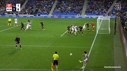 久保建英のCKにスタジアムどよめき　巻いて落ちる芸術的ピンポイントクロスに観客の期待値爆上がりの瞬間！　惜しすぎる“アシスト未遂”にファンは「いいキックだったのに」