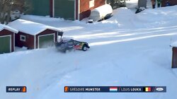 あわや民家激突！？ 世界ラリー、衝撃の“かっ飛び走法”にファン沸騰 「雨どい壊した？」「当たった」