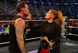 奇行の“悪嫁”、男子レスラーに狂気の“往復”ビンタ 度を越した展開に会場どよめき