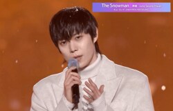 『ペントハウス』出演イケメン俳優キム・ヨンデ、『KBS歌謡祭』で抜群の歌唱力を披露！ENHYPENヒスンとしっとり歌ったバラードが話題に