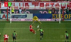 「ふざけんな！」「コントかよ…」堂安律も唖然…恥ずかしすぎる“衝撃のPK失敗”に批判殺到！「堂安に蹴らせてよ」「何してんの」