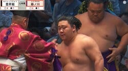 「懸賞金の束やべえw」藤ノ川、連日の横綱撃破で懸賞計101本 圧巻のボリュームにファン“ドン引き” 横綱初挑戦から無傷の4連勝の偉業も