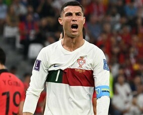 C・ロナウドが「最悪のチーム」のメンバー入り。屈辱の全敗カタールからは最多４人。英メディアがGSワースト11人を紹介【W杯】