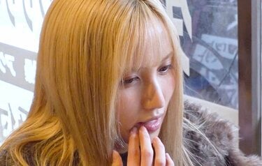 5人年子で出産…27歳美人妻の顔面に衝撃「かわいい」「見えない」夫は26