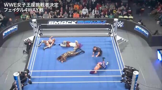 その後、4人ともリングで悶絶