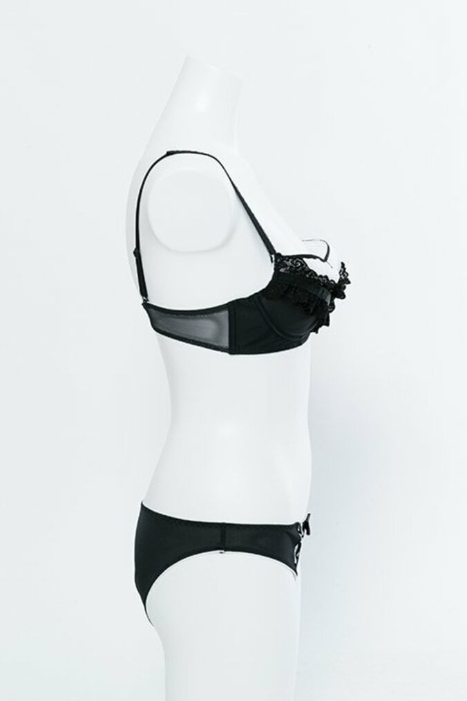 『ローゼンメイデン』真紅と水銀燈が大人可愛いランジェリーに【画像22枚】 15枚目