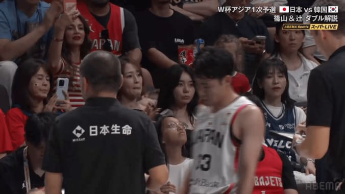 「美しさたるや…」森カンナが女優＆歌手と敵地降臨！「あかねさん熱い」「あ〜ちゃんいた？」女神トリオが脚光【バスケ日韓戦】 3枚目