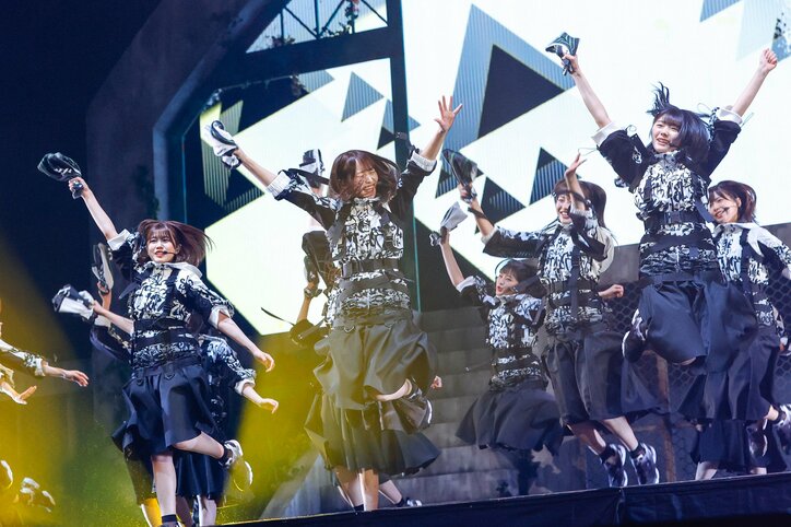 欅坂46、笑顔と涙あふれたラストライブで5年間の歴史に幕 新たな坂を駆け上がる“櫻坂46”が誕生