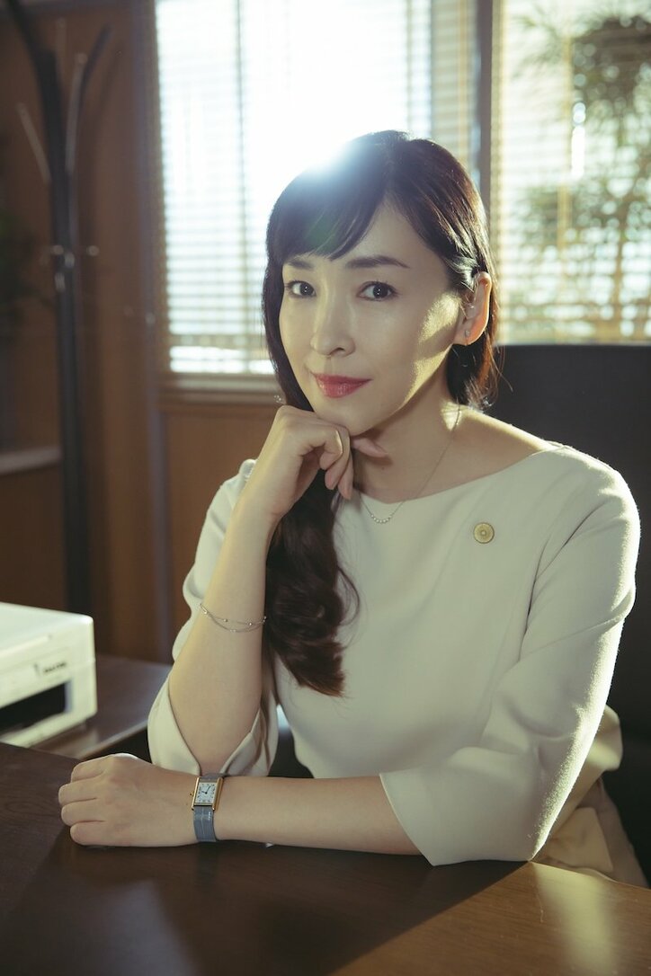 麻生久美子、出演ドラマ『dele』に子どもが興味津々「事件とか大好きなんですよ」
