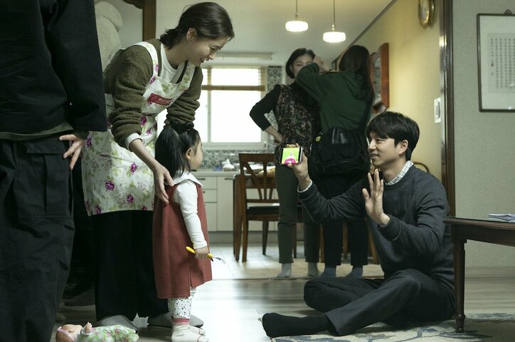 チョン・ユミ×コン・ユ初の夫婦役『82年生まれ、キム・ジヨン』場面写真＆メイキング画像