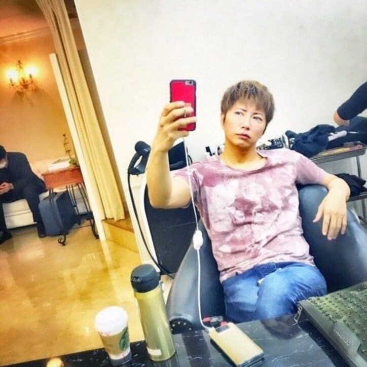 GACKT、2度目の円形脱毛症を告白　記念写真も初公開「マジでウケる」