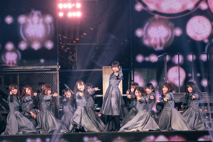 平手友梨奈・志田愛佳が不在の欅坂46、全員で取り組んだ2周年ライブ