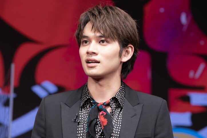 杉野遥亮、やたら高身長な“デカ中学生”役に不安にじませるも英勉監督がフォロー「小学生役もやってるし」 『東京リベンジャーズ』